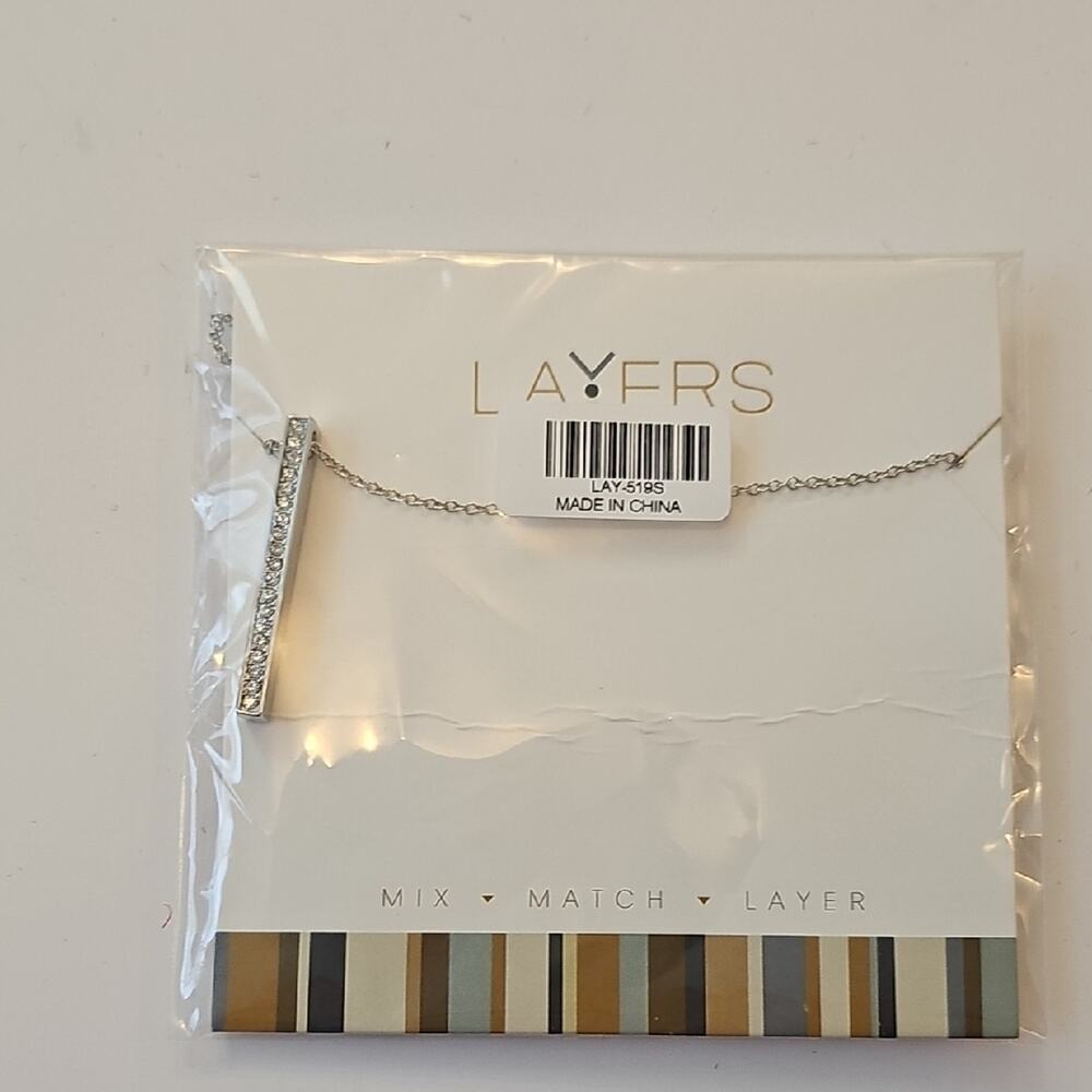 Layers Necklace Womens NWT Silver w/ Vertical Bar & Simulated Diamonds Crystals